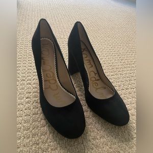 Sam Edelman black closed toe pumps